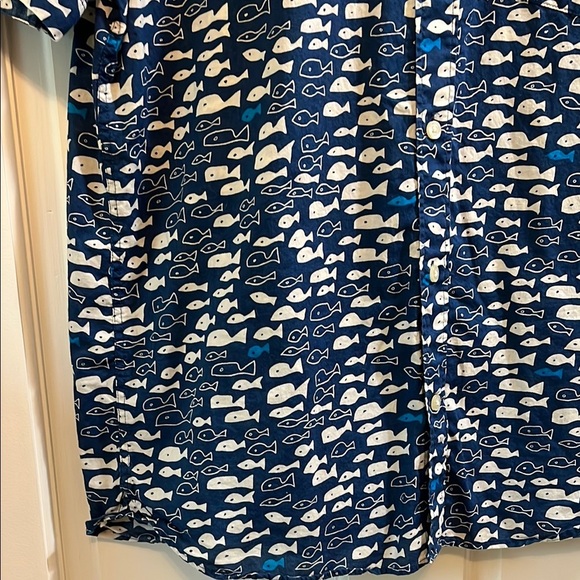 H&M Navy Blue and White Casual Button Down Shirt with Fish Pattern - Size Medium - Picture 6 of 15